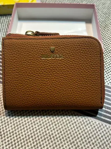 밀크 페도 3단 폴더형 지갑 L SHAPED LEATHER WALLET