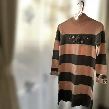 super beauty 핑크와 그레이 스트라이프 니트 원피스