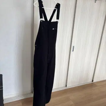 8(eight) 블랙 오버롤