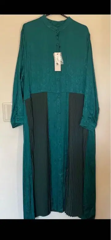 공작 무늬 랜덤 플리츠 원피스 SUMI STYLE