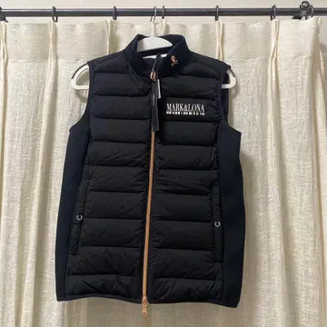 MARK&LONA 코드 시리즈 블랙 다운 베스트