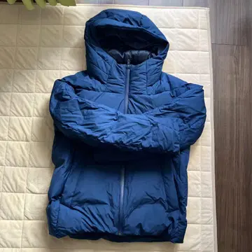 UNIQLO 심리스 다운 후드티 (3D 컷) L 사이즈