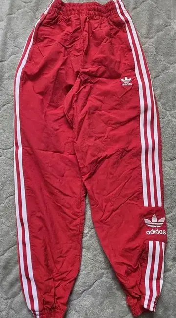 adidas 레드 스트라이프 팬츠 S 사이즈