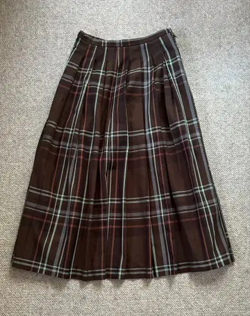 어반 리서치 도어스 체크 롱 스커트 브라운