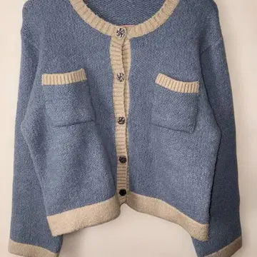파랑과 베이지 니트 가디건