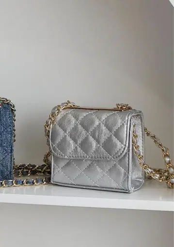 Vita Felice 스퀘어 마이크로 미니 백 체인 백 실버