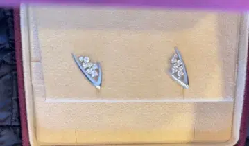 [연말연시 가격] 모니켄담 다이아 귀걸이 0.6ct