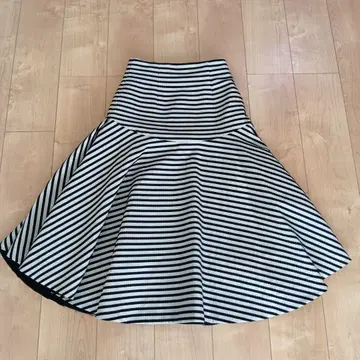 BORDERS at BALCONY 플레어 스커트 36