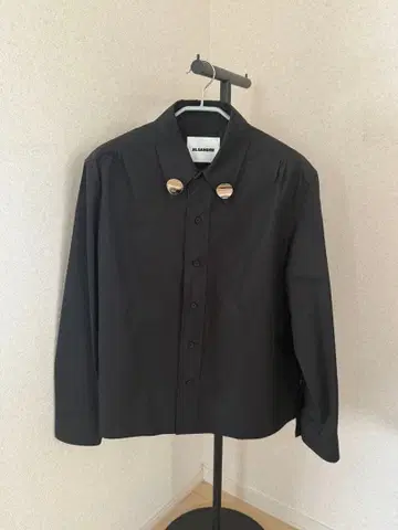 JIL SANDER 질 샌더 24SS 주얼 디테일 셔츠