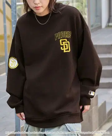 MLB 메이저리그베이스볼 빅 실루엣 속기모 풀오버 맨투맨