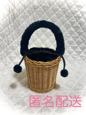 Lily Brown 퍼 바스켓 핸드백