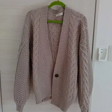 [ 새상품급 ] 베이지 케이블 니트 가디건