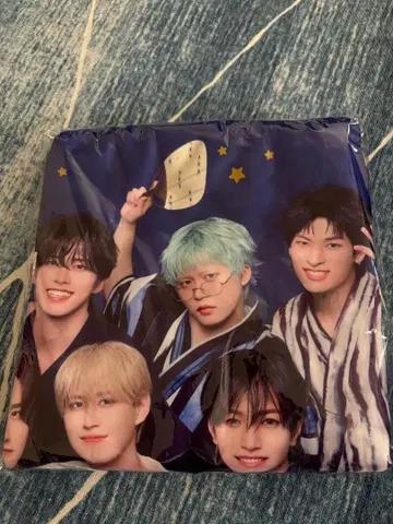 JO1 후드 부착 타월