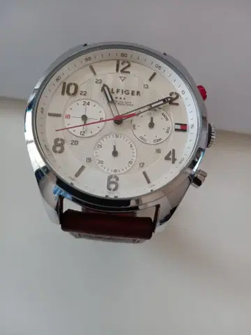 TOMMY HILFIGER 손목시계