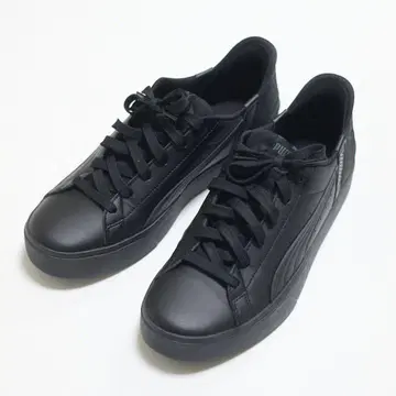 PUMA 블랙 V 코트 이지인 스니커즈