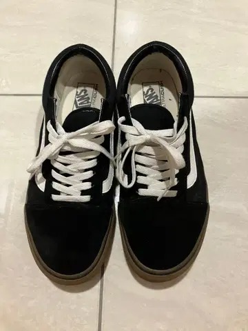 VANS 블랙 스웨이드 스니커즈