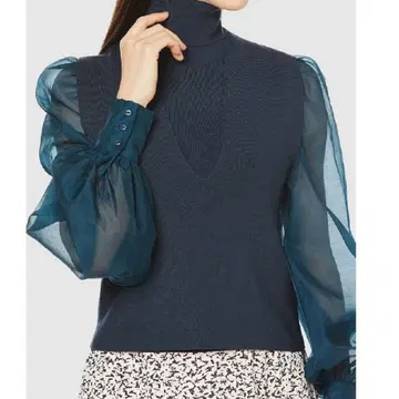 SNIDEL 네이비 터틀넥 스웨터