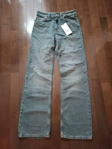 [ ZARA ] TRF 와이드 레그 미드 라이즈 진 EU36