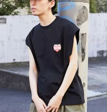 트레셔 탱크탑 S 사이즈 블랙 하트 로고