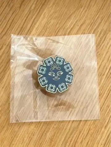 간사이 만박 인도네시아관 핀 배지