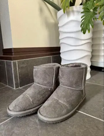 그레이 어그 부츠 22.0cm