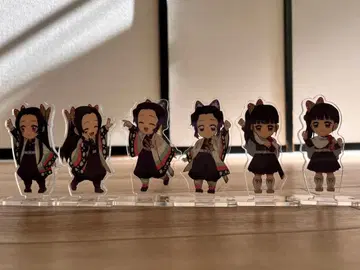 귀멸의 칼날 이어지는 아크릴 스탠드 나비 저택