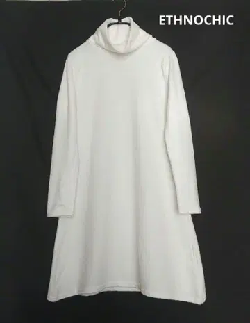 ETHNOCHIC 화이트 터틀넥 긴팔 원피스