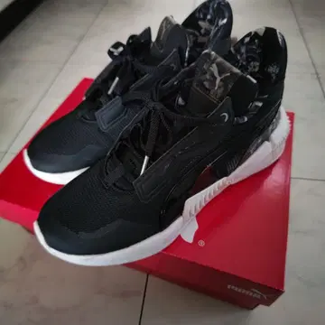 PUMA 블랙 스니커즈 카모플라쥬