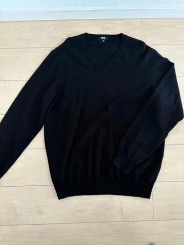 유니클로 남성용 캐시미어 스웨터 XL