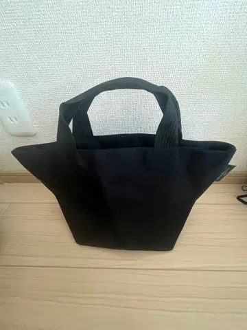 에르베샤 펠리에 1027N 느와르 나일론 보트형 토트백 M 토트백