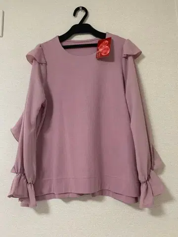 안드러브 소매 프릴 긴팔 상의 옅은 핑크 미사용 새상품