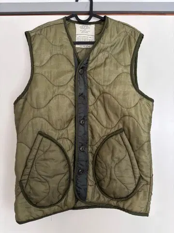올리브 그린 퀼팅 베스트 L 사이즈