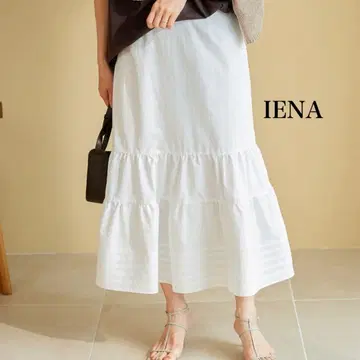 IENA 화이트 플레어 스커트