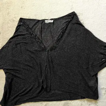 비즈 장식 다크 그레이 가디건