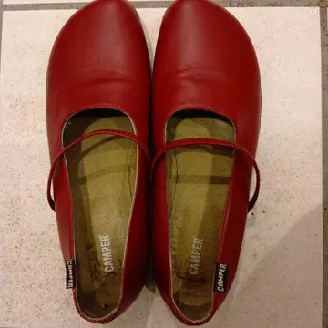 CAMPER 와인 레드 플랫슈즈 스트랩 포함 캠퍼 39