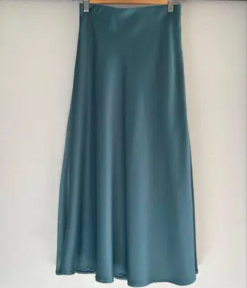 LOUNIE 소프트 머메이드 새틴 스커트 36