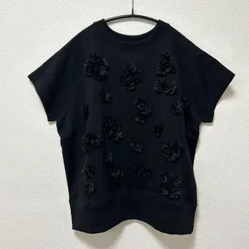 BEARDSLEY 플라워 Tee 블랙 반팔