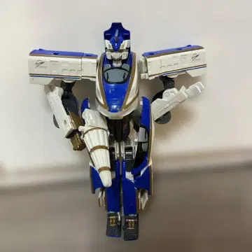 신칸센 변형 로봇 신카리온 E7 카가야키