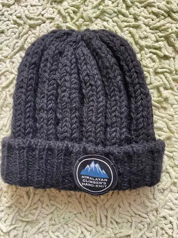 HIMALAYAN CLIMBERS 손뜨개질 니트 모자 다크 그레이