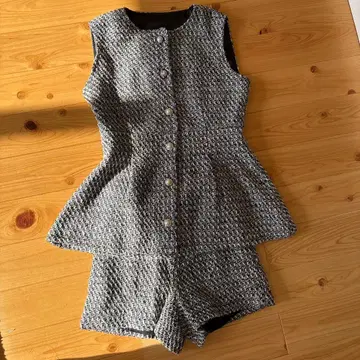 블랙 화이트 트위드 슬리브리스 셋업