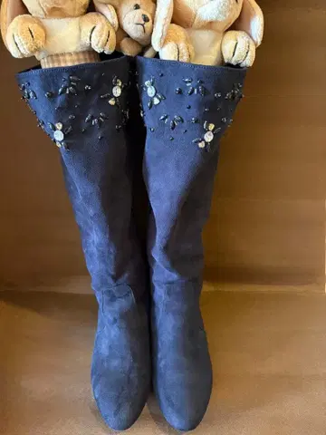 블랙 스웨이드 롱 부츠 로우힐