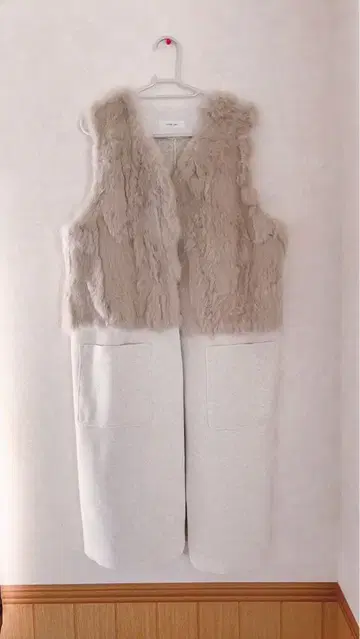 에이미 로우 새상품급 퍼 베스트