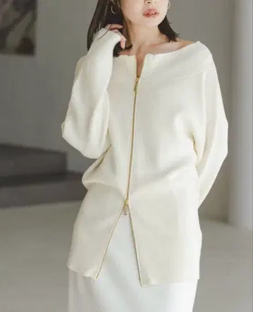 [ NOBLE ] 프론트 지퍼 보트넥 니트