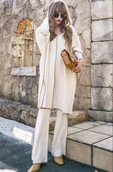 Glam Lips 비숍 슬리브 & 세미 플레어 팬츠 리버스 셋업