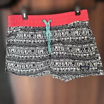 patagonia 기하학 패턴 숏팬츠