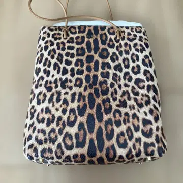FURLA 레오파드 무늬 토트백