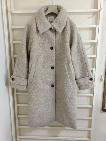 시착만 한 상품 허니즈 GLACIER 보아 롱 코트 베이지 스탠 칼라