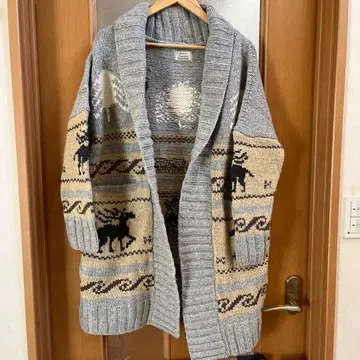 멜로즈에서 구매한 카우친 롱 가디건