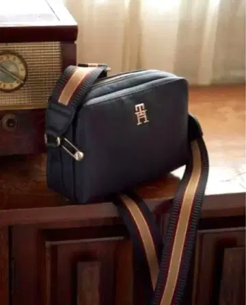 [ 새상품 택 포함 ] 타미힐피거 숄더백 Tommy Hilfiger