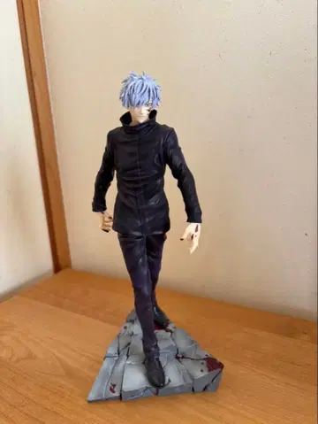 주술회전 고죠 사토루 피규어